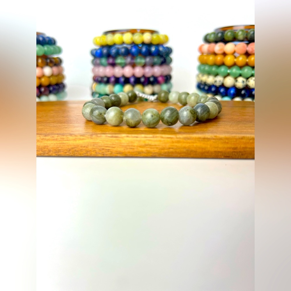 Handmade genuine gemstone bracelet. This Labradorite bracelet is adjustable.